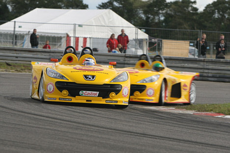 Super Car Challenge kørte sammen med SSC, her Johan Jokinen foran Allan Olsen.